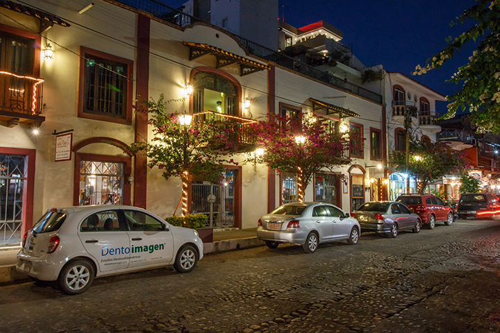 Things to do in the Romantic Zone in Puerto Vallarta Art Galleries