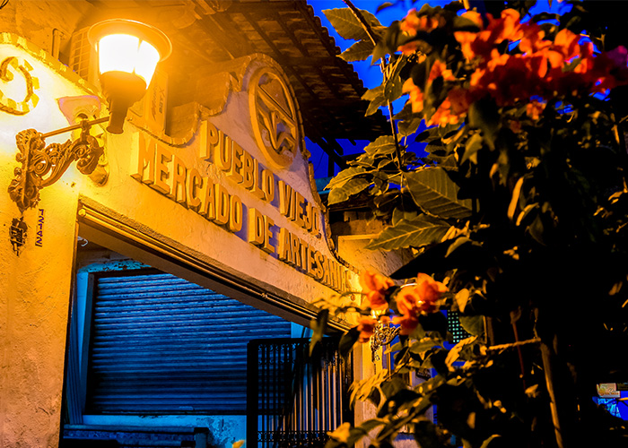 THE ARTISAN MARKET “PUEBLO VIEJO”