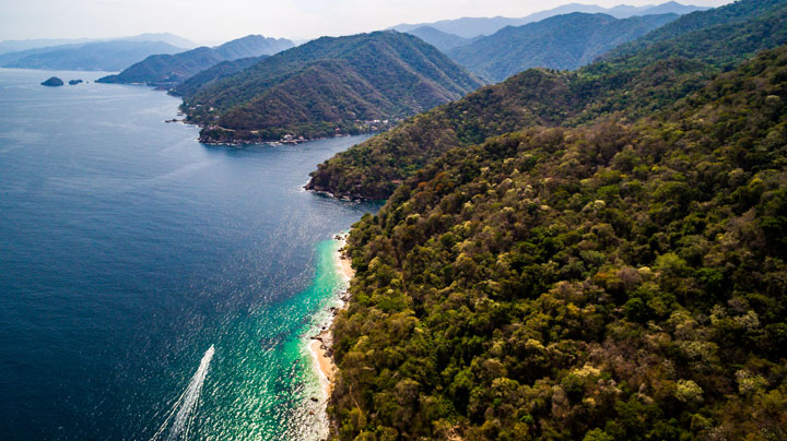 Puerto Vallarta cuenta con una combinación única de mar y montaña que lo dota de increíbles paisajes 
