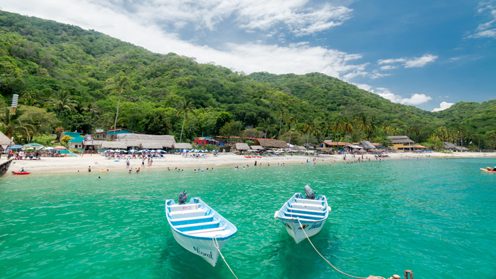 La Playa Las Ánimas es una de las más famosas y concurridas en Puerto Vallarta