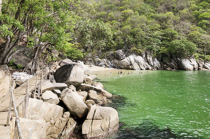 Caminata a Playa Colomitos en Puerto Vallarta
