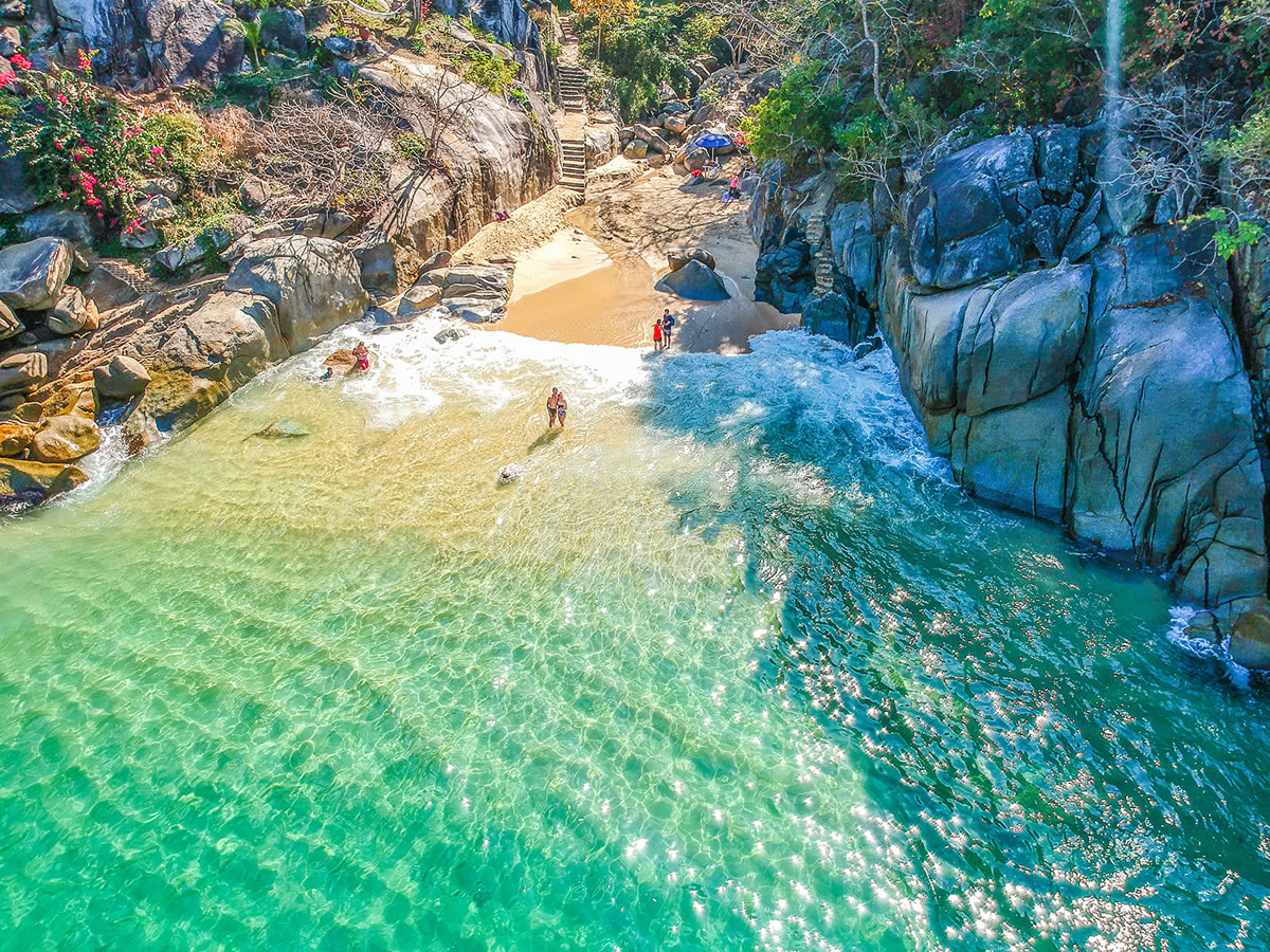 Descubre la Playa Colomitos en Puerto Vallarta