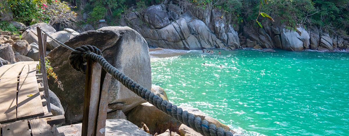 Caminata a playa colomitos